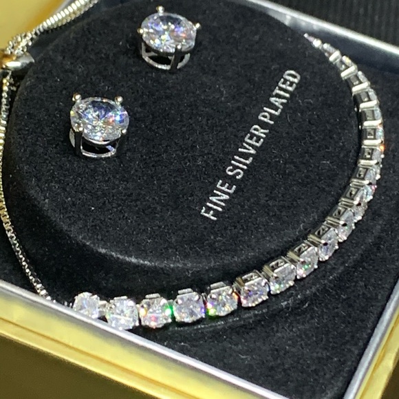 Fine Silver Bracelet and Stud Earrings ✨✨ - Picture 6 of 8